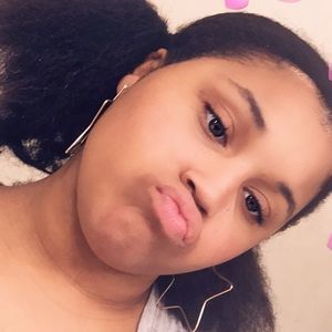 Meet your Posher, Celeste